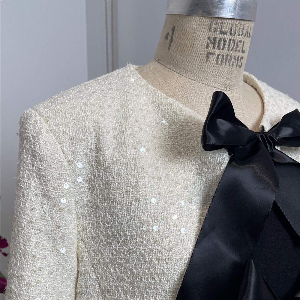 NWT Ivory Cream Sequin Blazer Style Jacket with Satin Black Bows - size LARGE - Picture 4 of 6